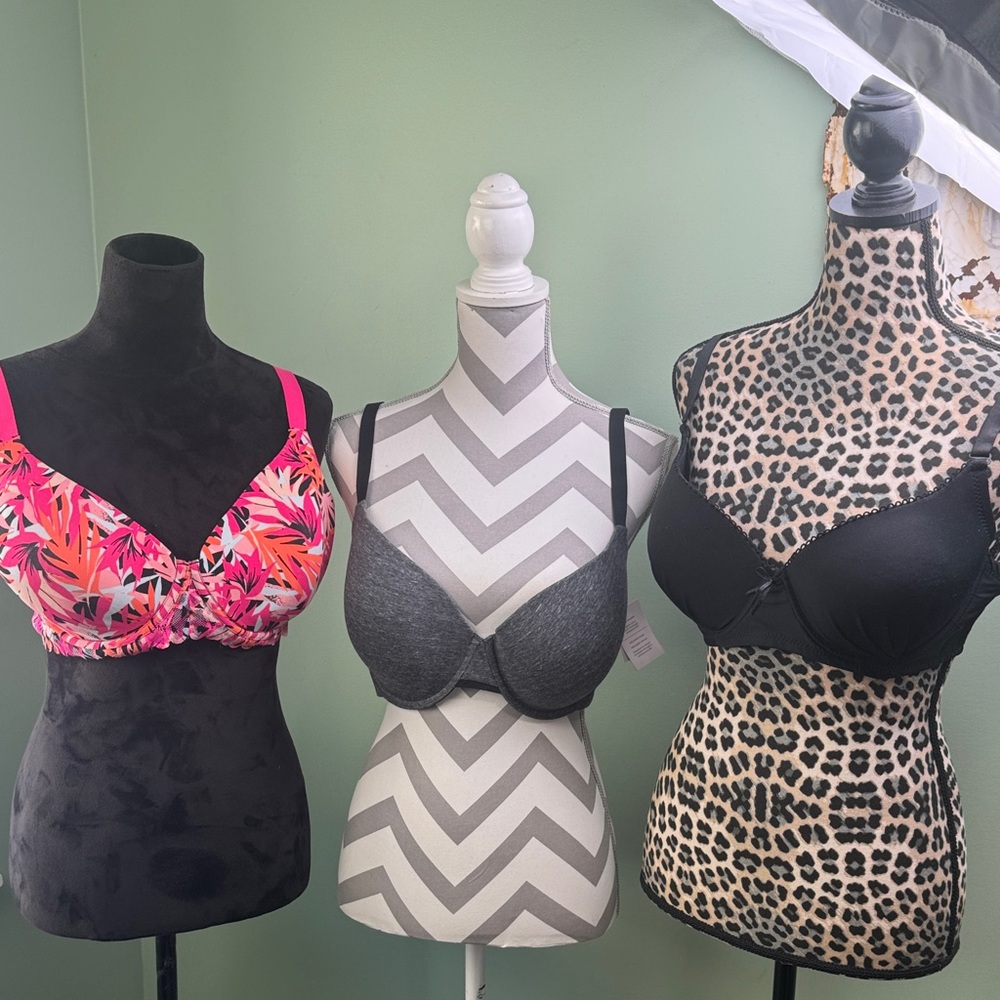 3 lot Pink Floral, Gray, and Black Bra Set 40D